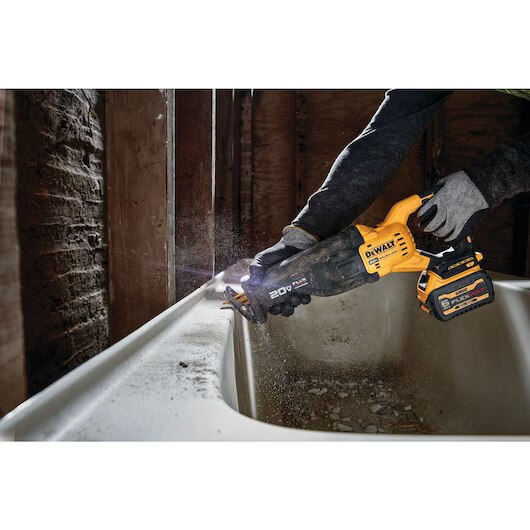 Brushless Cordless Reciprocating Sa